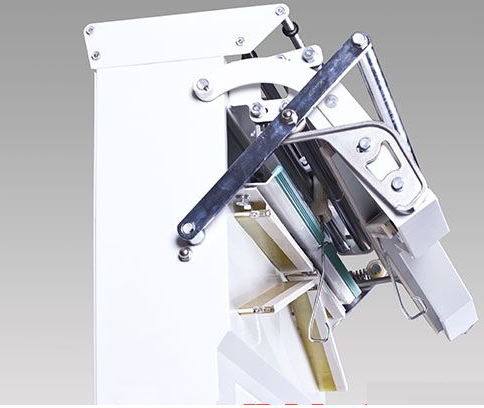 Garment Packing Machine