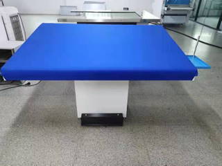 Sweater ironing table